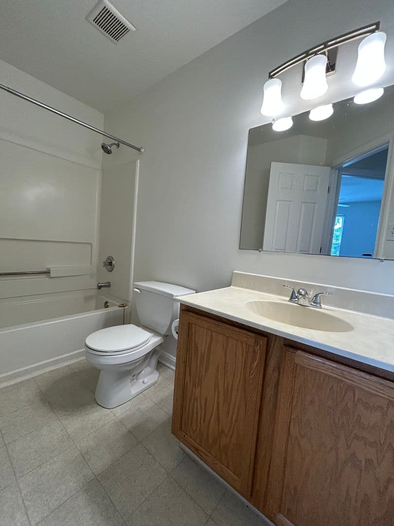 Newark Townhome: 65 Highland Cir