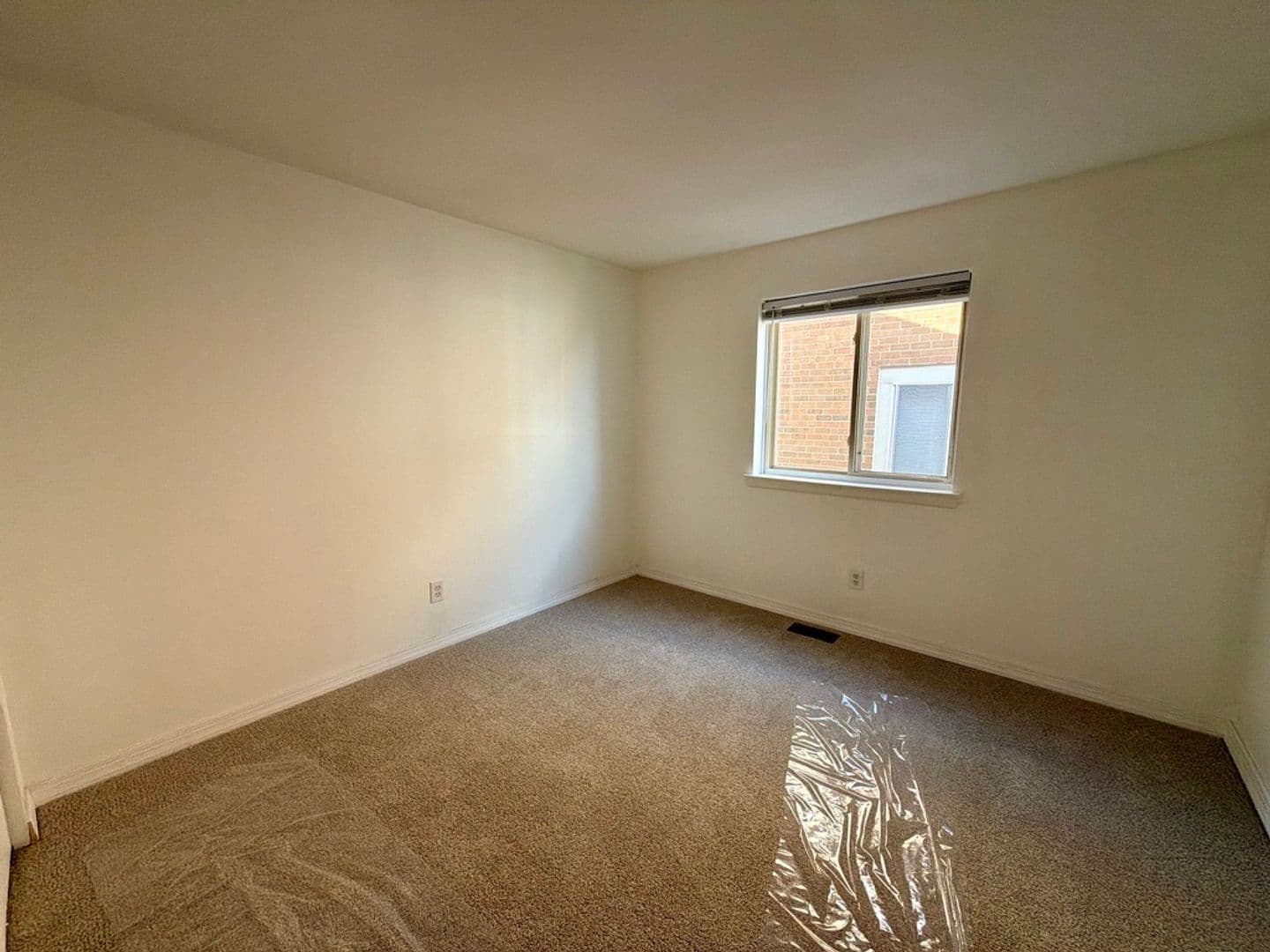 Newark Townhome: 605 Cobble Creek Curve