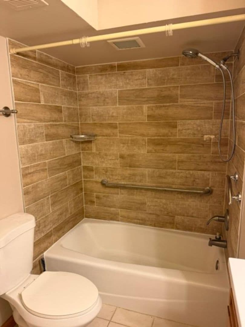 Shakopee House: 1301 Polk Street S