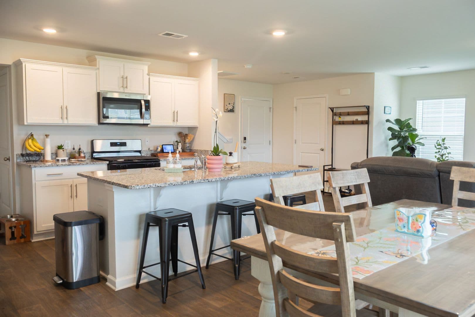 Hopkins House: 2094 Grovefield DR
