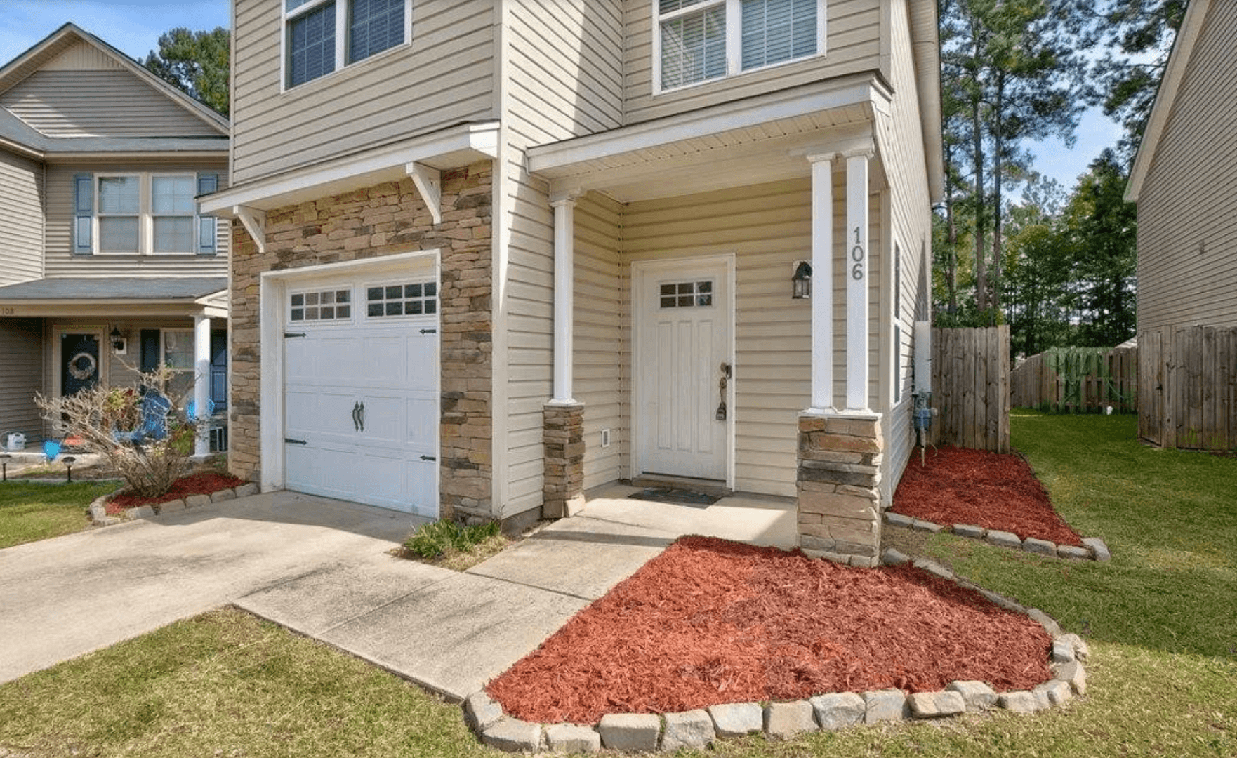 Columbia House: 106 Sageland Place