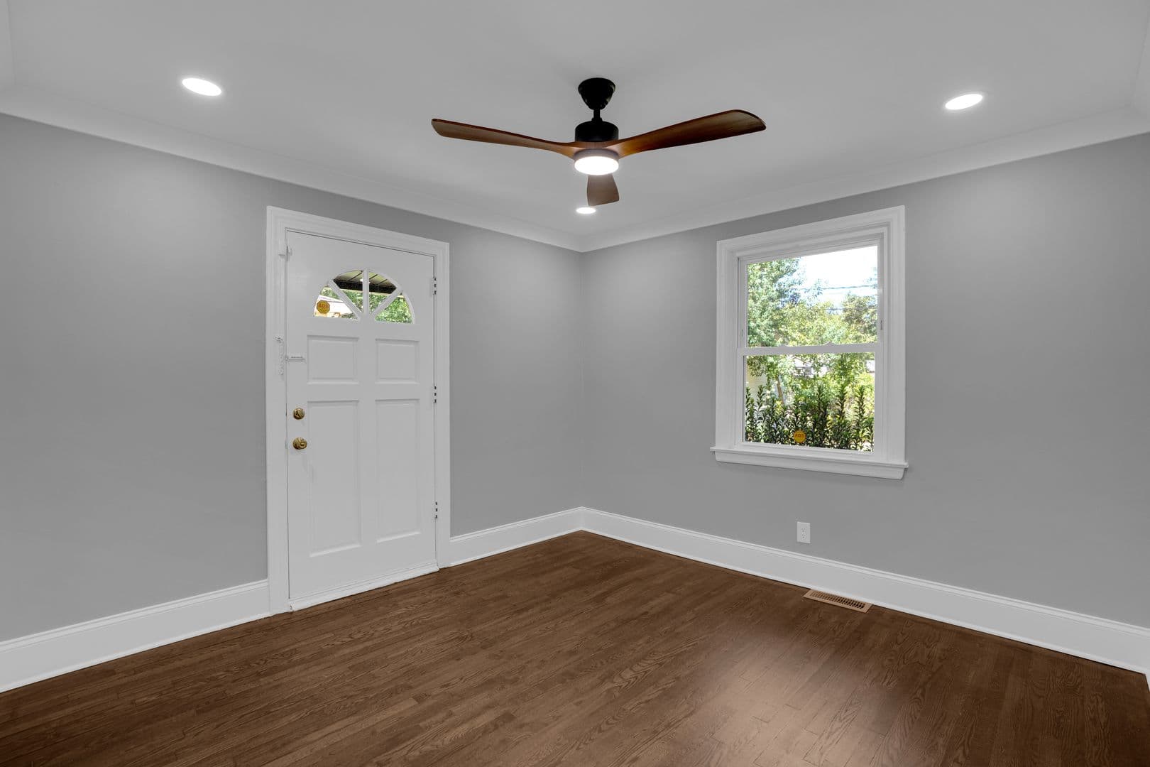 Cayce House: 2837 Elm St.