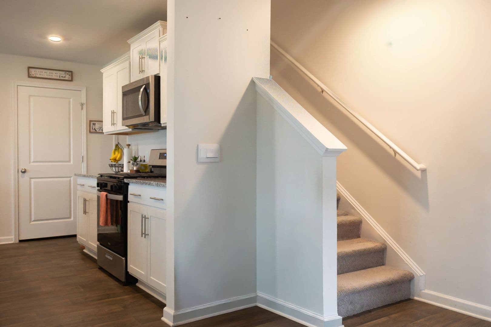 Hopkins House: 2094 Grovefield DR