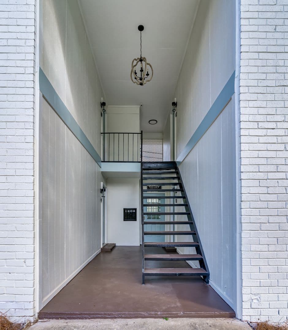 Columbia Apartment: 2915 Hope Ave - 2915-5