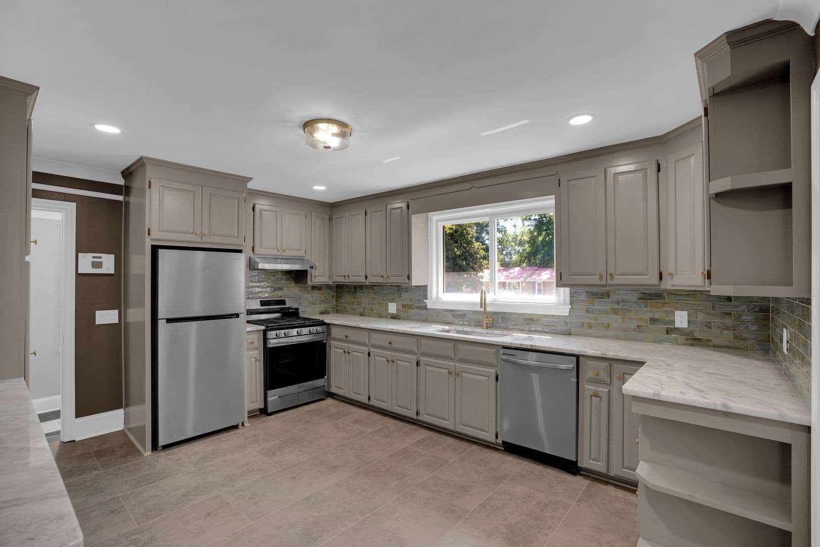 Cayce House: 2837 Elm St.