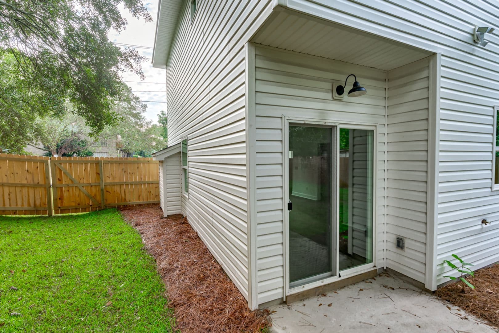 Columbia Apartment: 915 S Kilbourne Rd. - 915 Unit 1