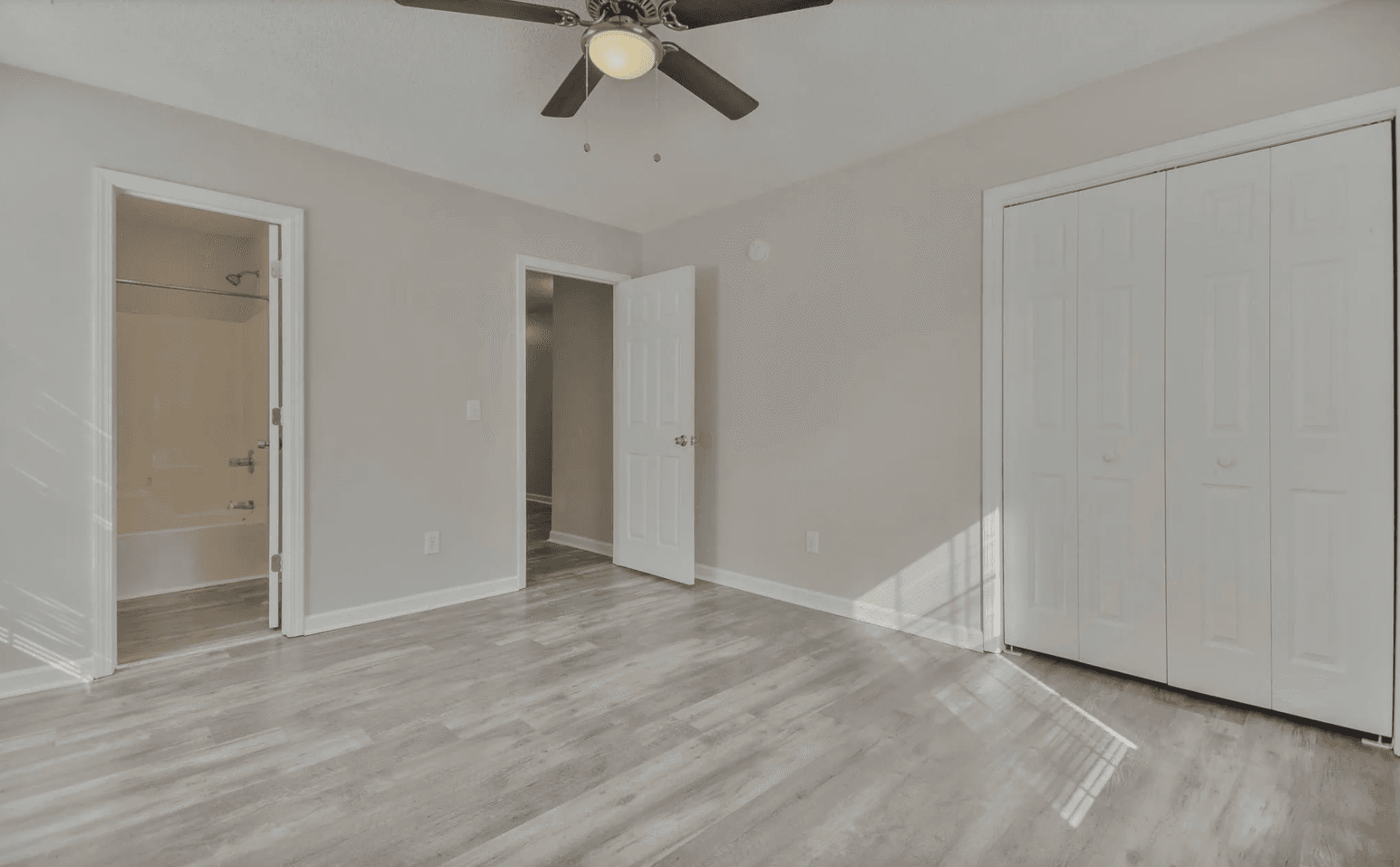 Columbia Multiplex: 102 Winterberry Ln. - Apt B