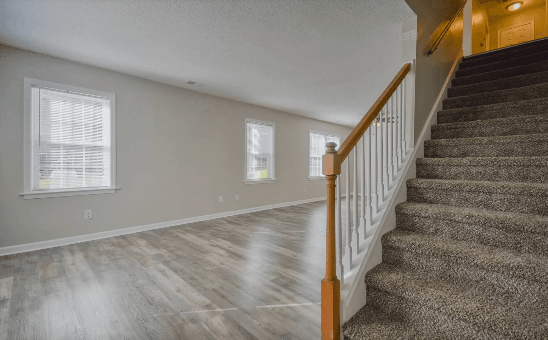 Columbia Multiplex: 102 Winterberry Ln. - Apt B