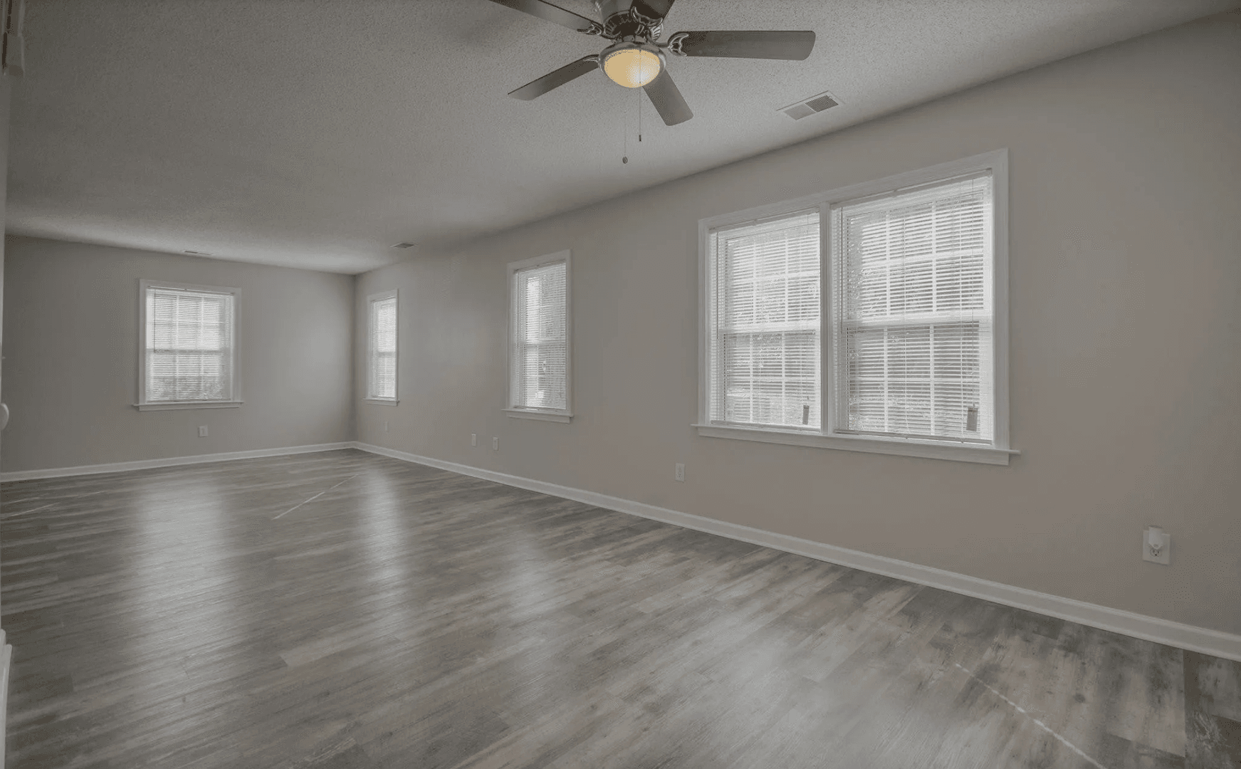 Columbia Multiplex: 102 Winterberry Ln. - Apt B