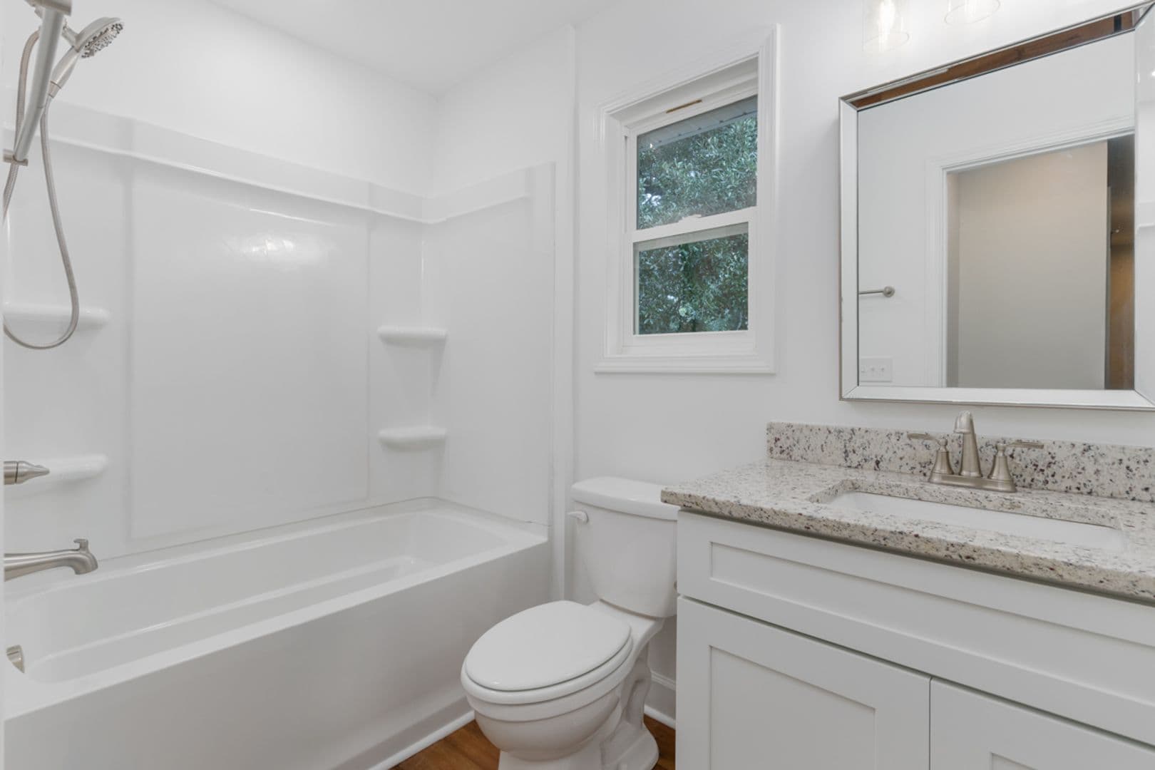 Columbia Apartment: 915 S Kilbourne Rd. - 915 Unit 1