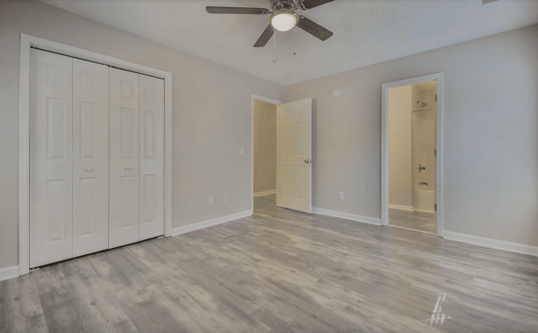 Columbia Multiplex: 102 Winterberry Ln. - Apt B