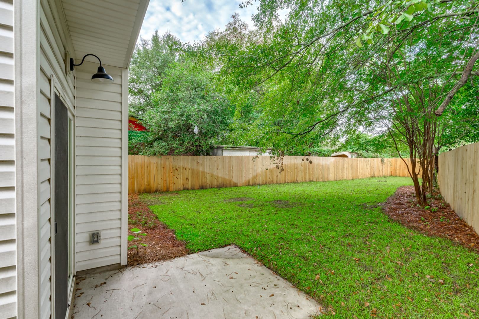 Columbia Apartment: 915 S Kilbourne Rd. - 915 Unit 1