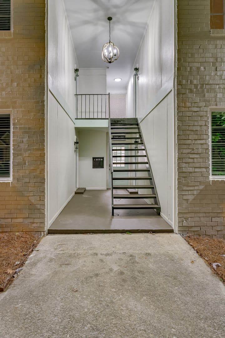 Columbia Apartment: 2915 Hope Ave - 2915-5
