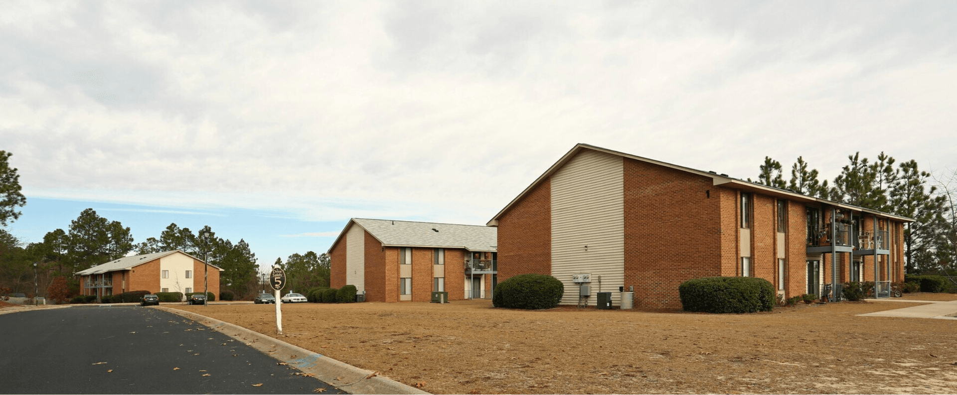 Lexington Apartment: 357 Community Dr. APT G