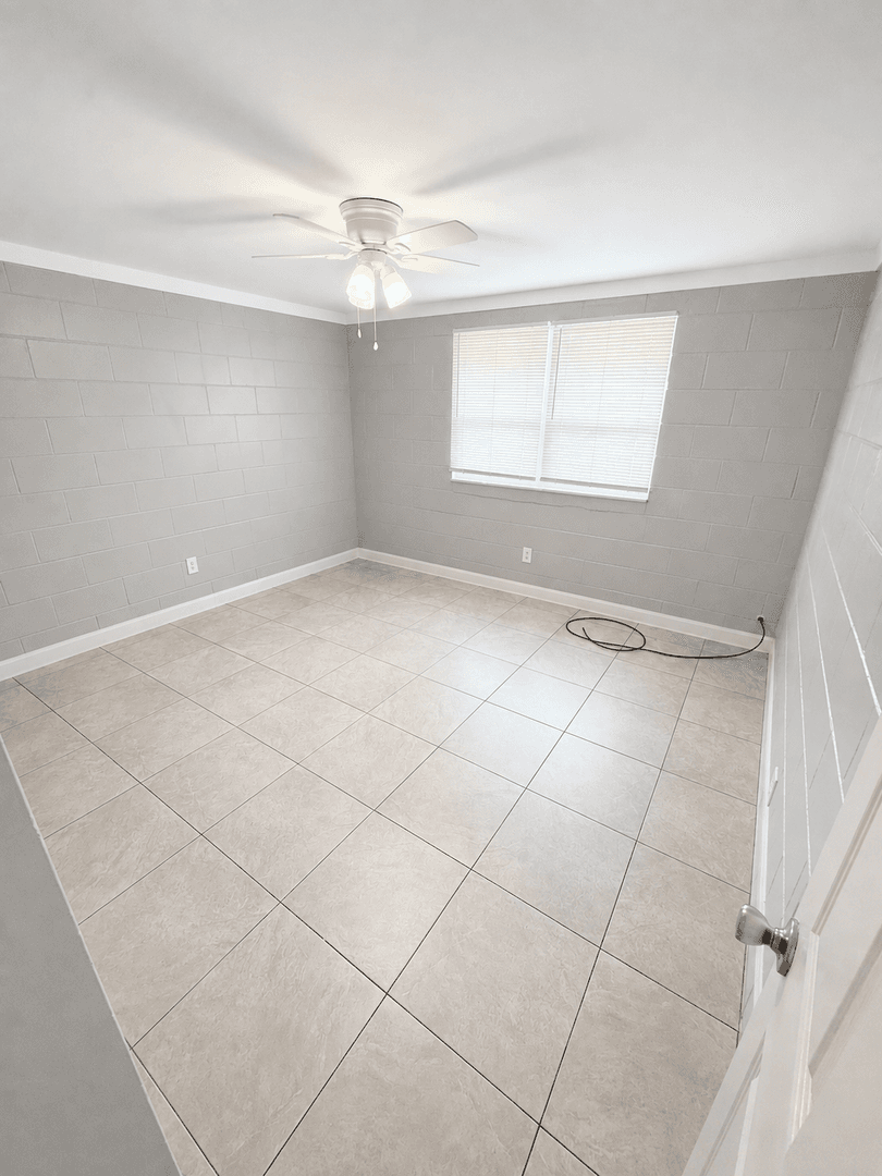 Columbia Multiplex: 2201 Washington St.  - Unit B