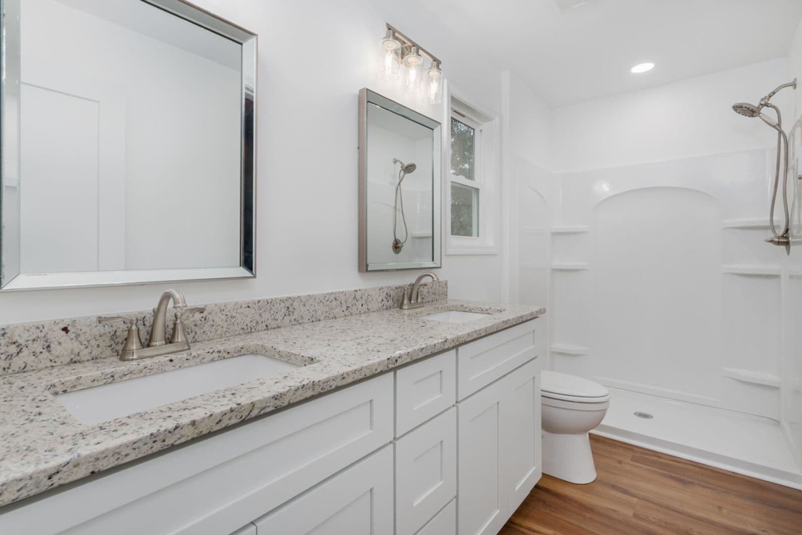 Columbia Apartment: 915 S Kilbourne Rd. - 915 Unit 1