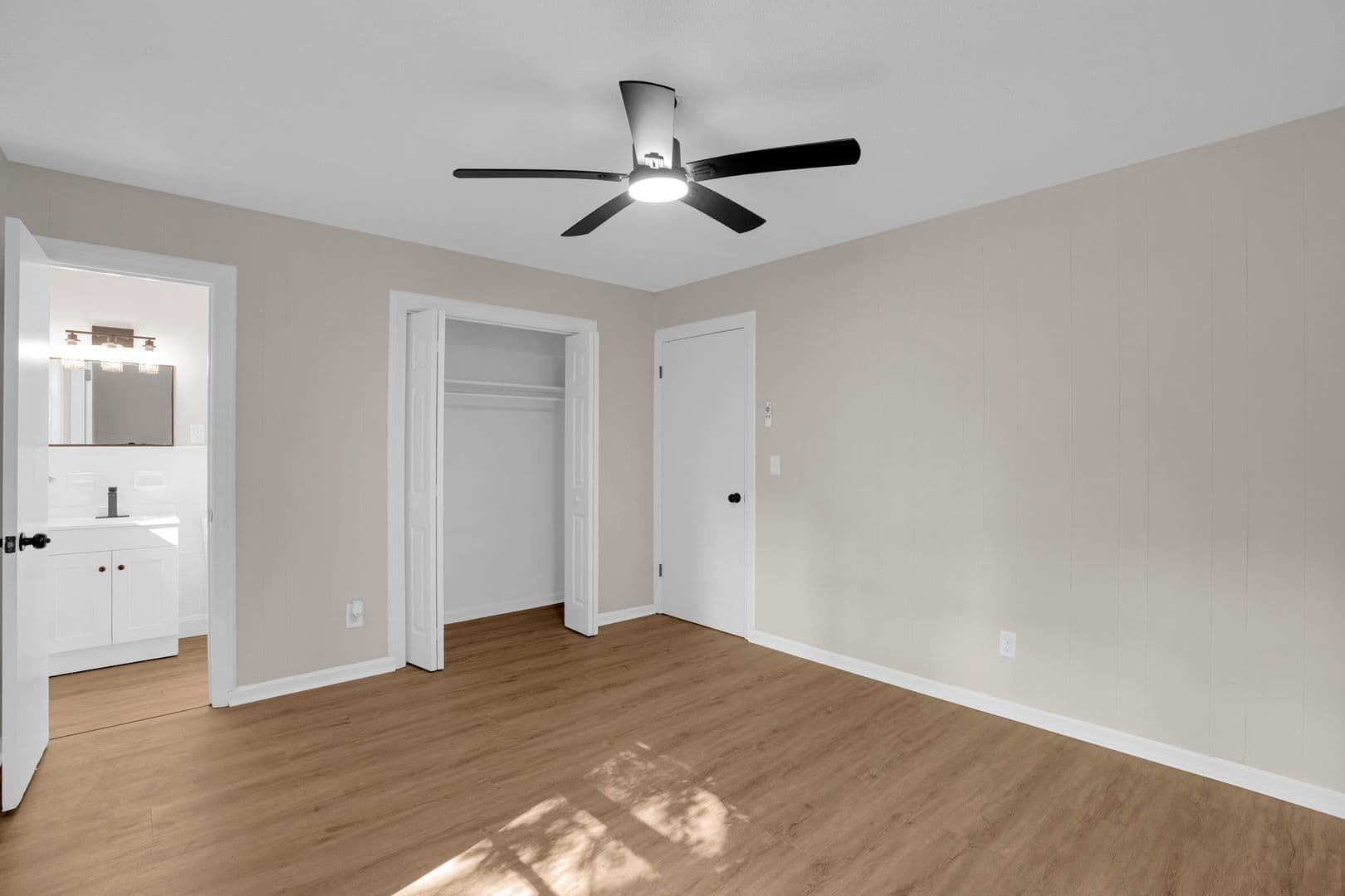 Columbia House: 1623 Long Shadow Ln