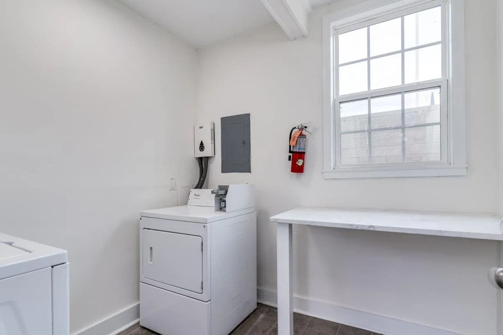 Columbia Apartment: 2925 Hope Ave - 2925-11