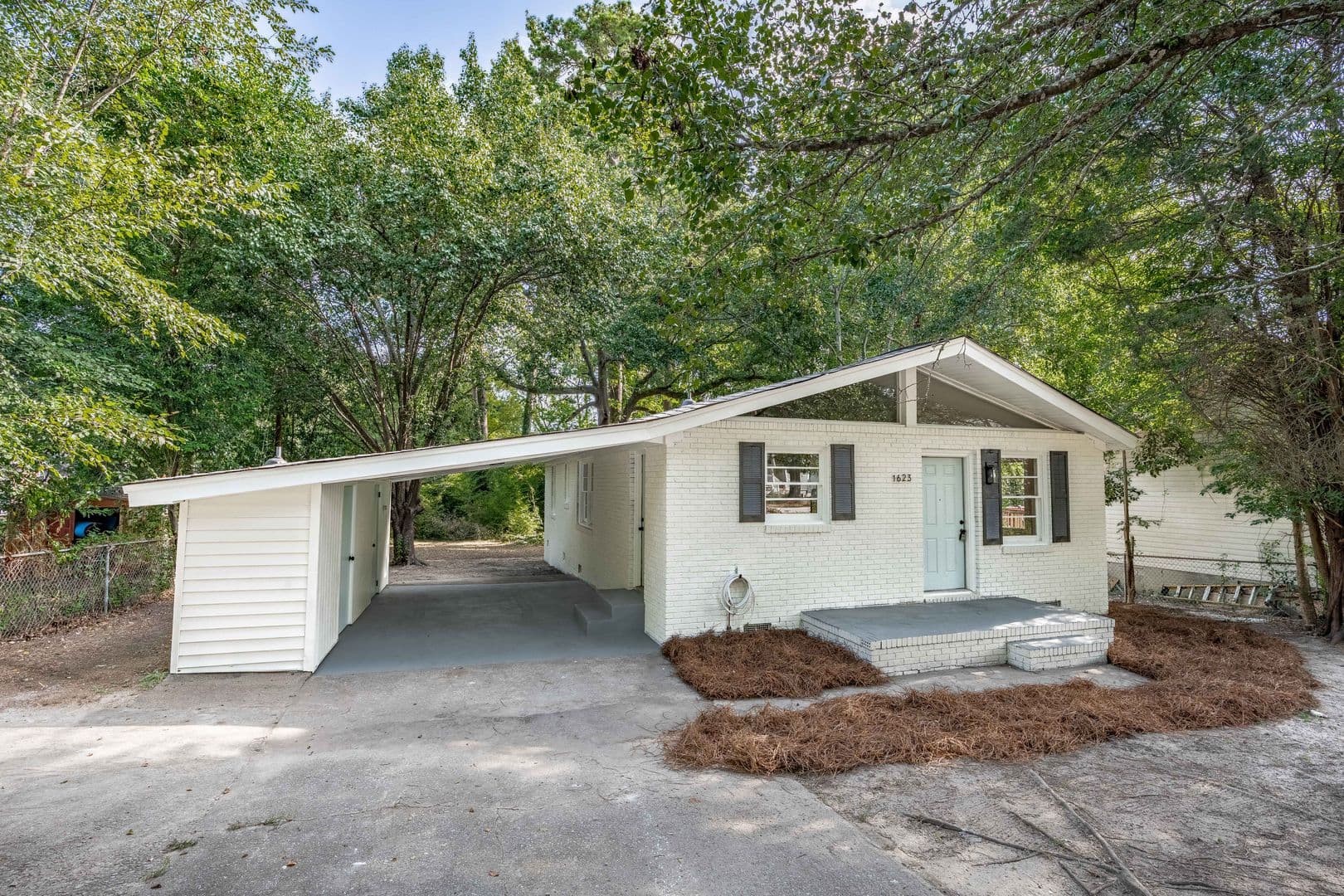 Columbia House: 1623 Long Shadow Ln