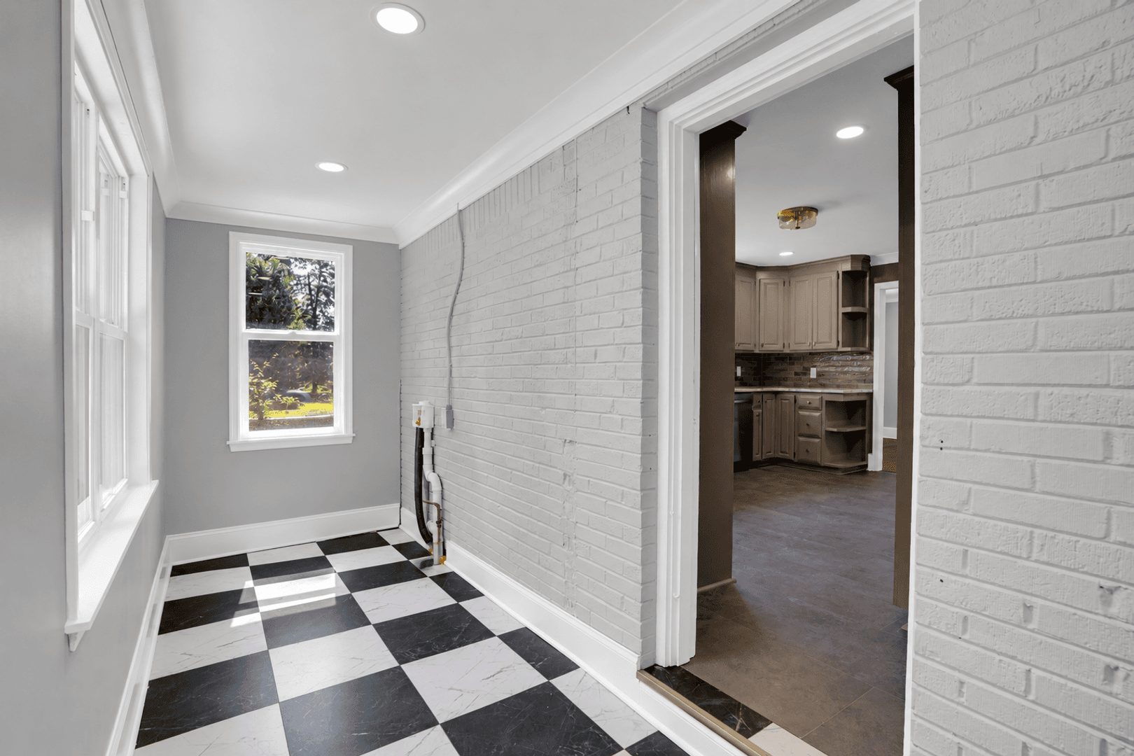 Cayce House: 2837 Elm St.