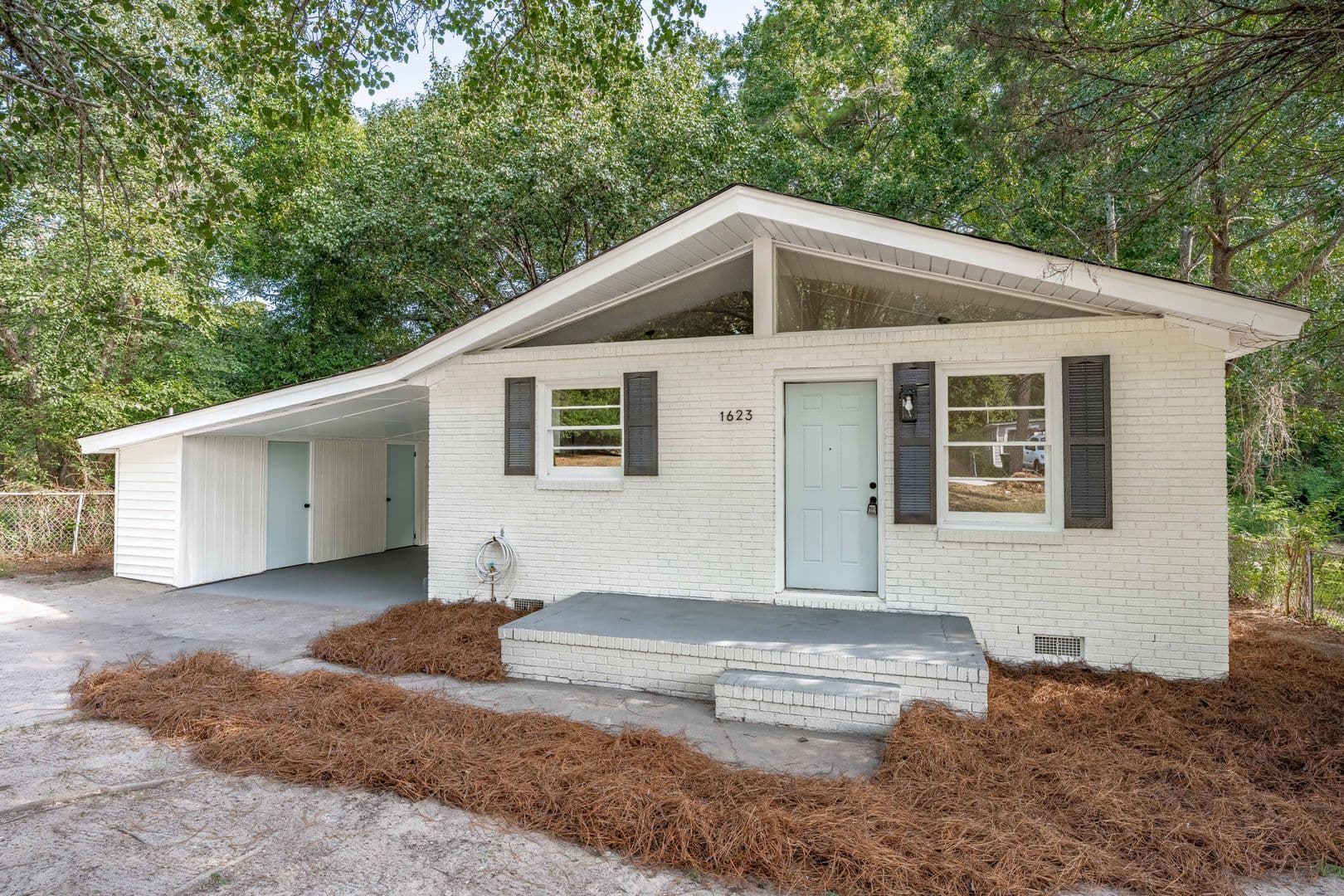 Columbia House: 1623 Long Shadow Ln