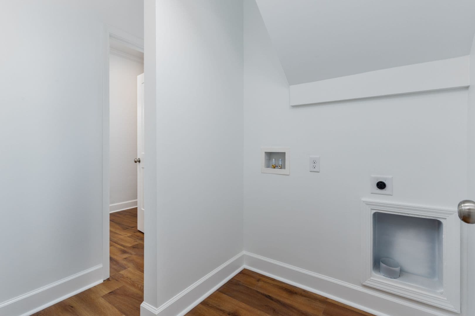 Columbia Apartment: 915 S Kilbourne Rd. - 915 Unit 1