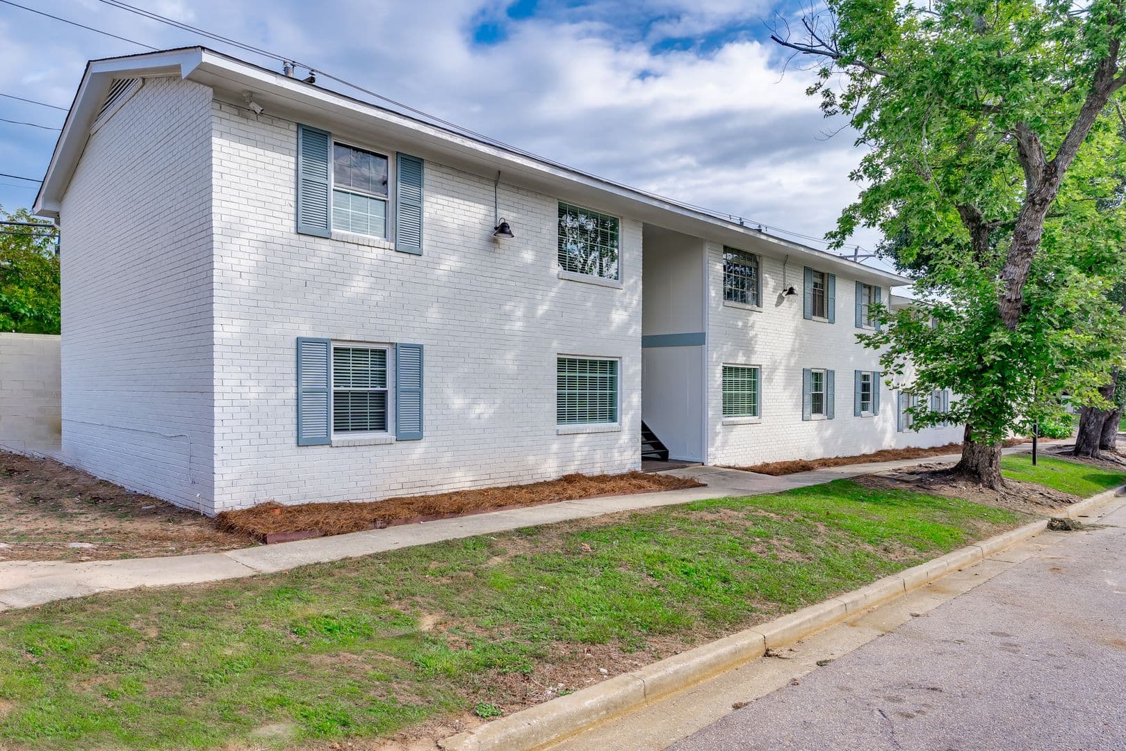 Columbia Apartment: 2915 Hope Ave - 2915-4