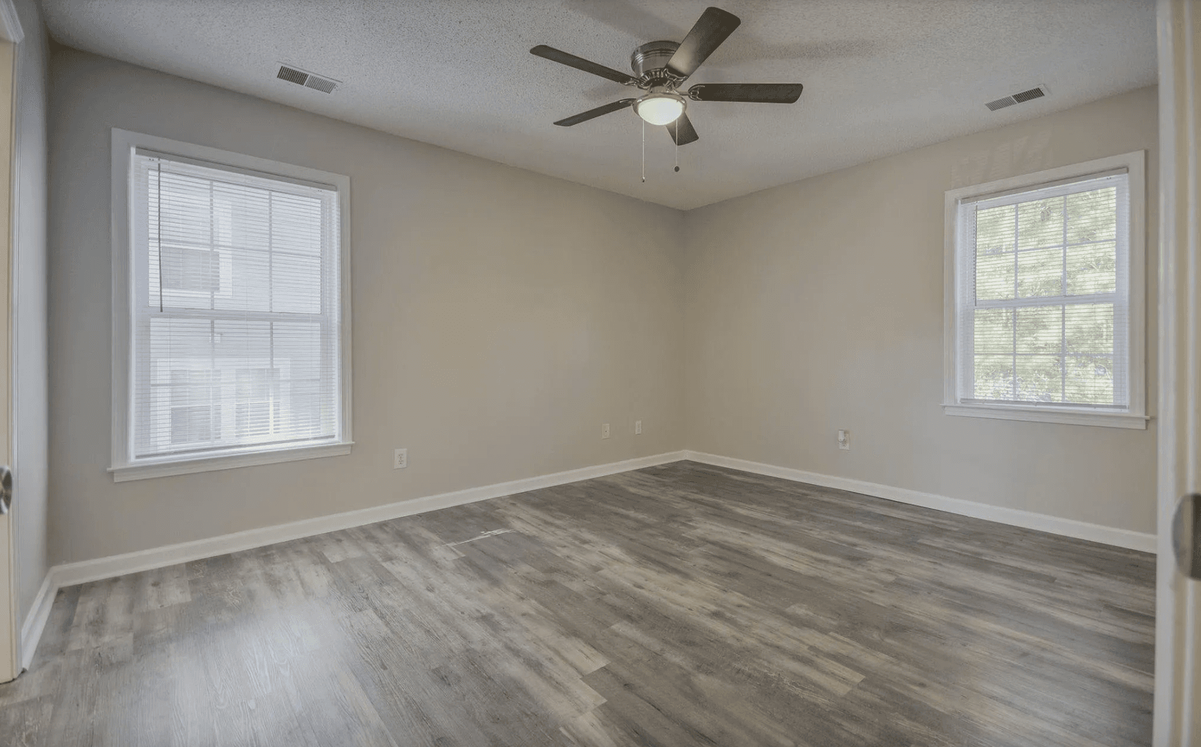 Columbia Multiplex: 102 Winterberry Ln. - Apt B
