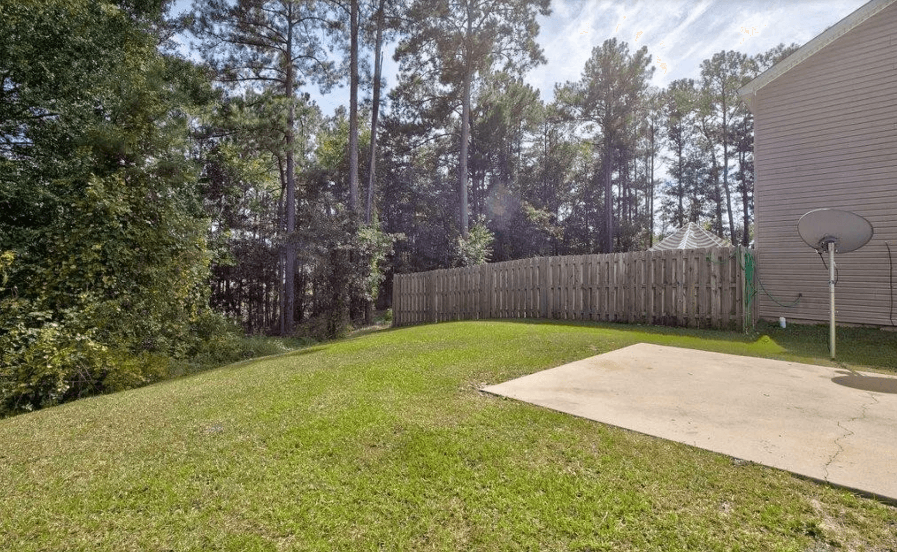 Columbia House: 106 Sageland Place