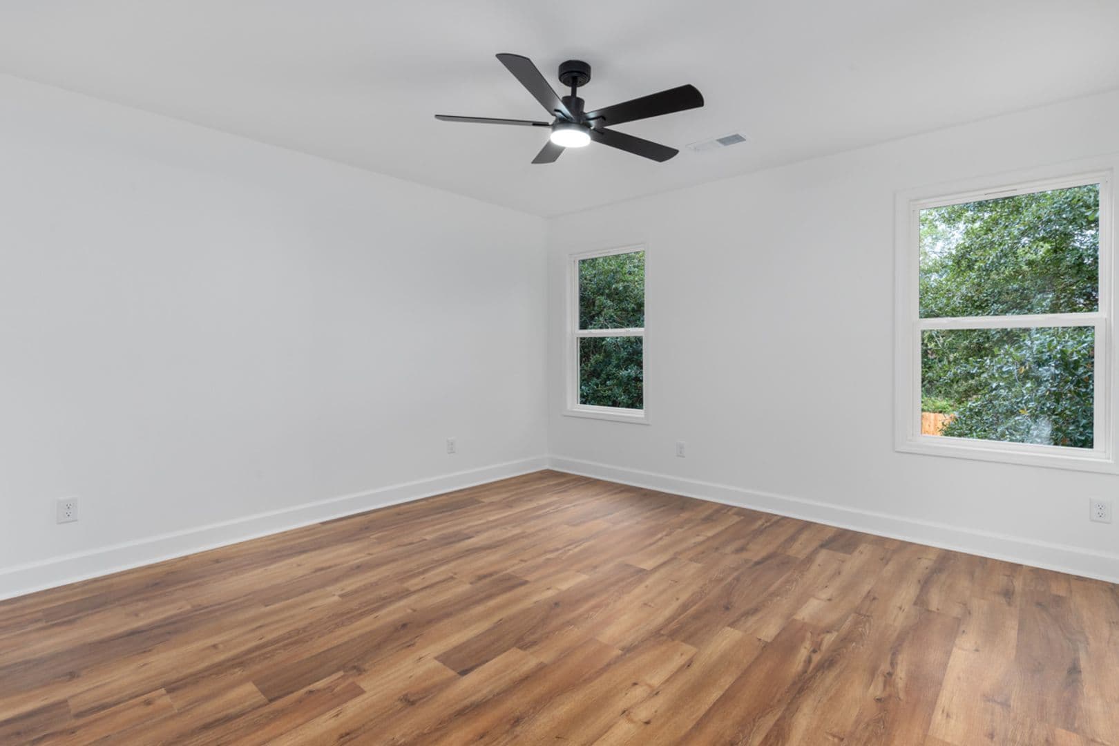 Columbia Apartment: 915 S Kilbourne Rd. - 915 Unit 1
