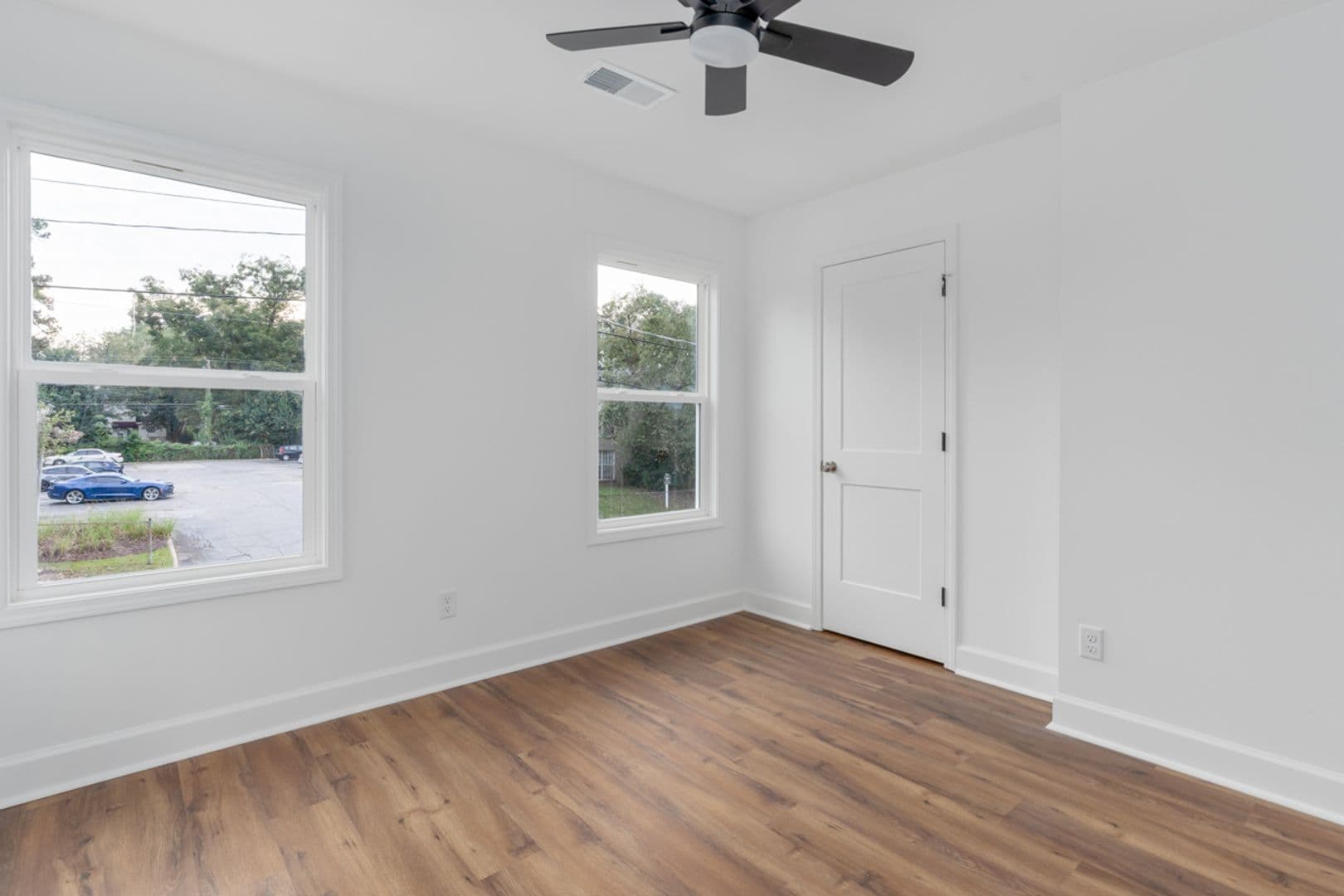 Columbia Apartment: 915 S Kilbourne Rd. - 915 Unit 1