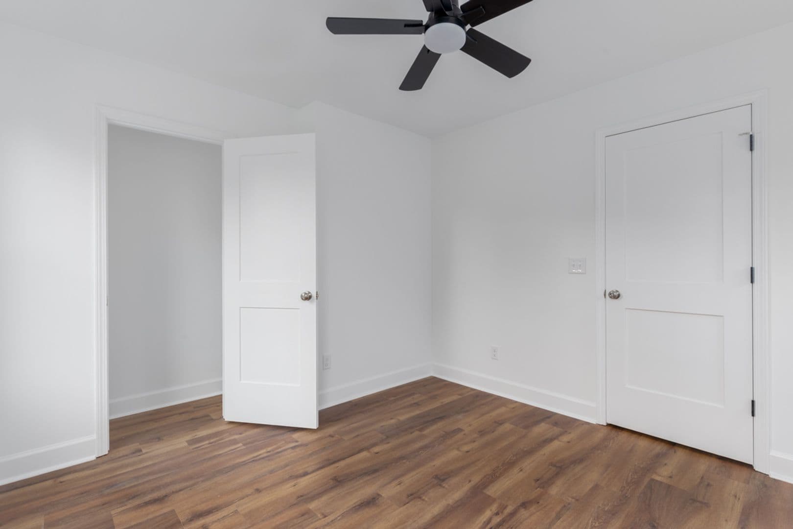 Columbia Apartment: 915 S Kilbourne Rd. - 915 Unit 1