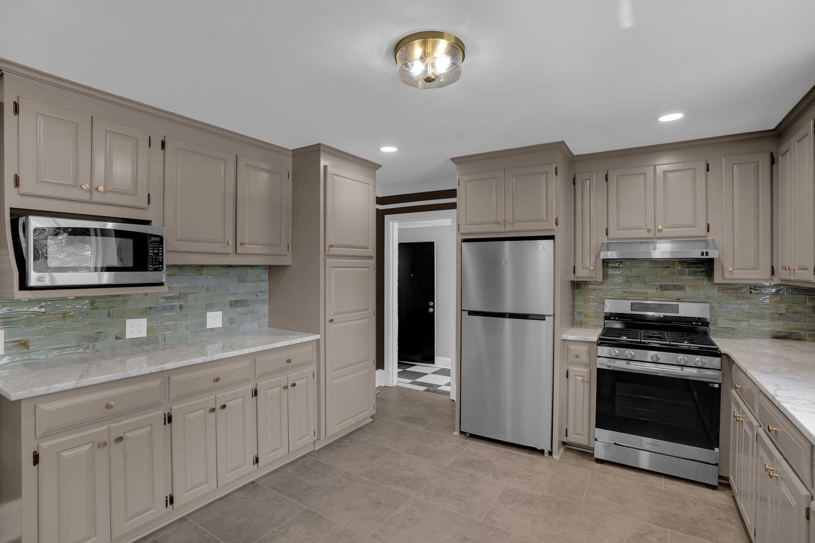 Cayce House: 2837 Elm St.