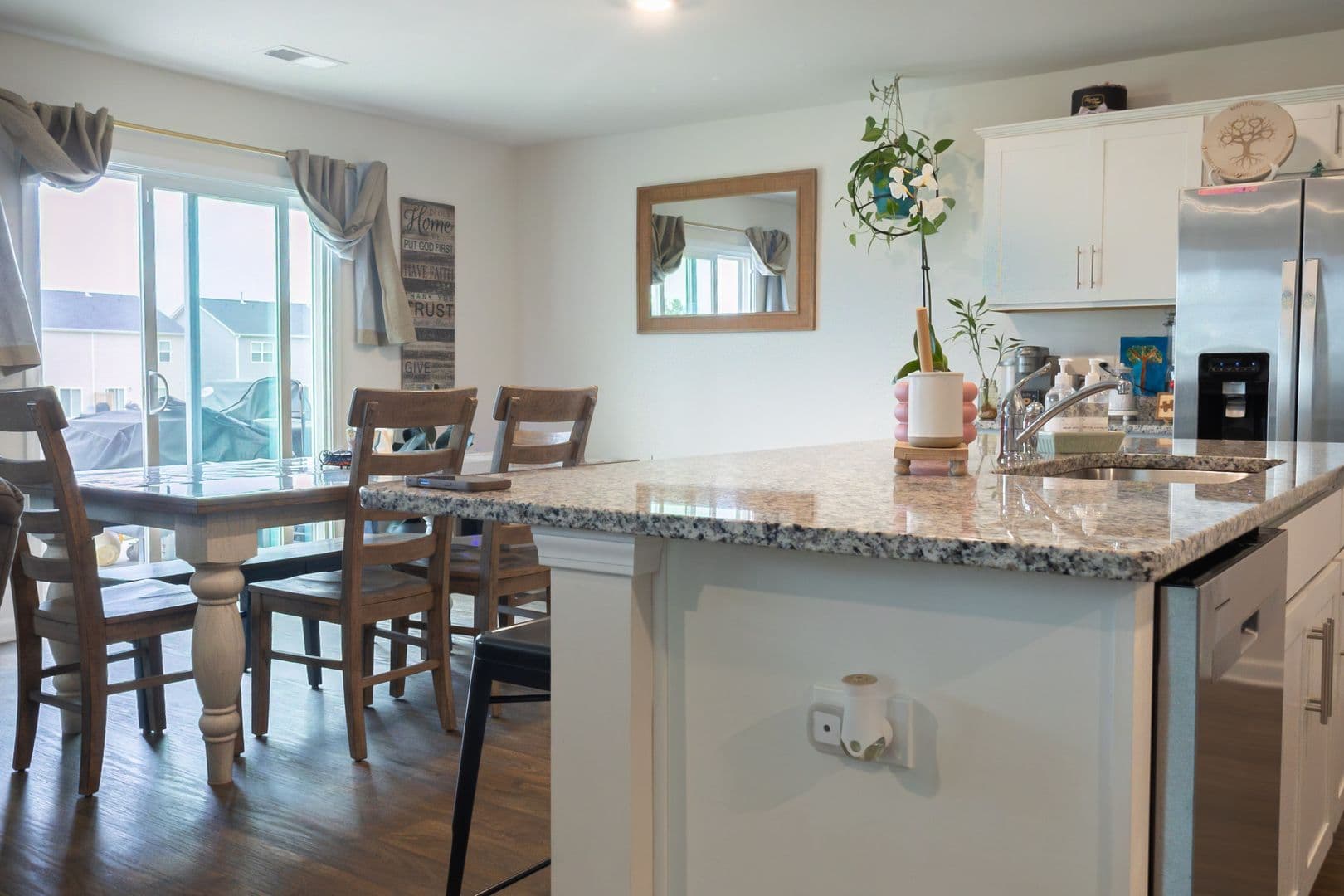 Hopkins House: 2094 Grovefield DR