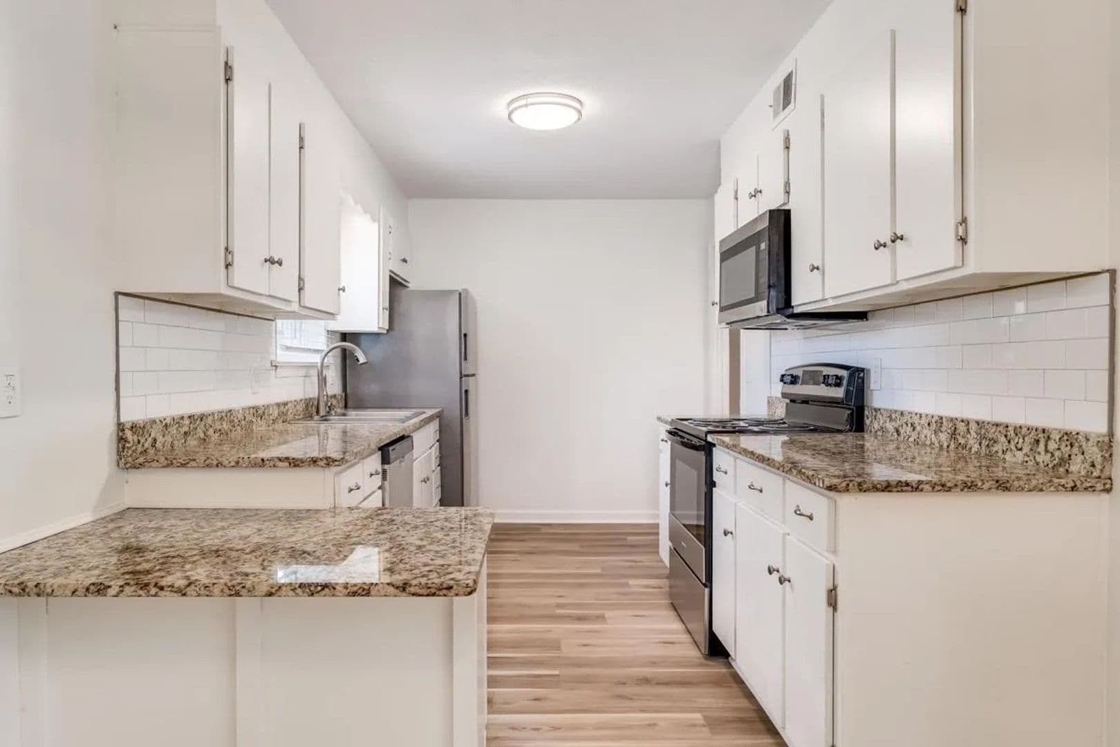 Columbia Apartment: 2925 Hope Ave - 2925-11