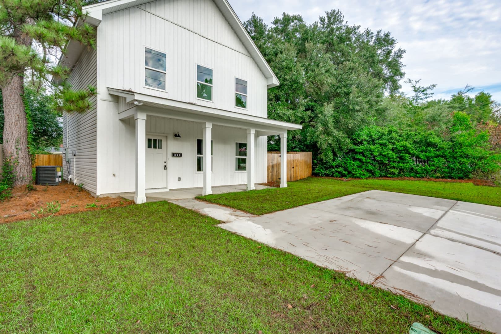Columbia Apartment: 915 S Kilbourne Rd. - 915 Unit 1