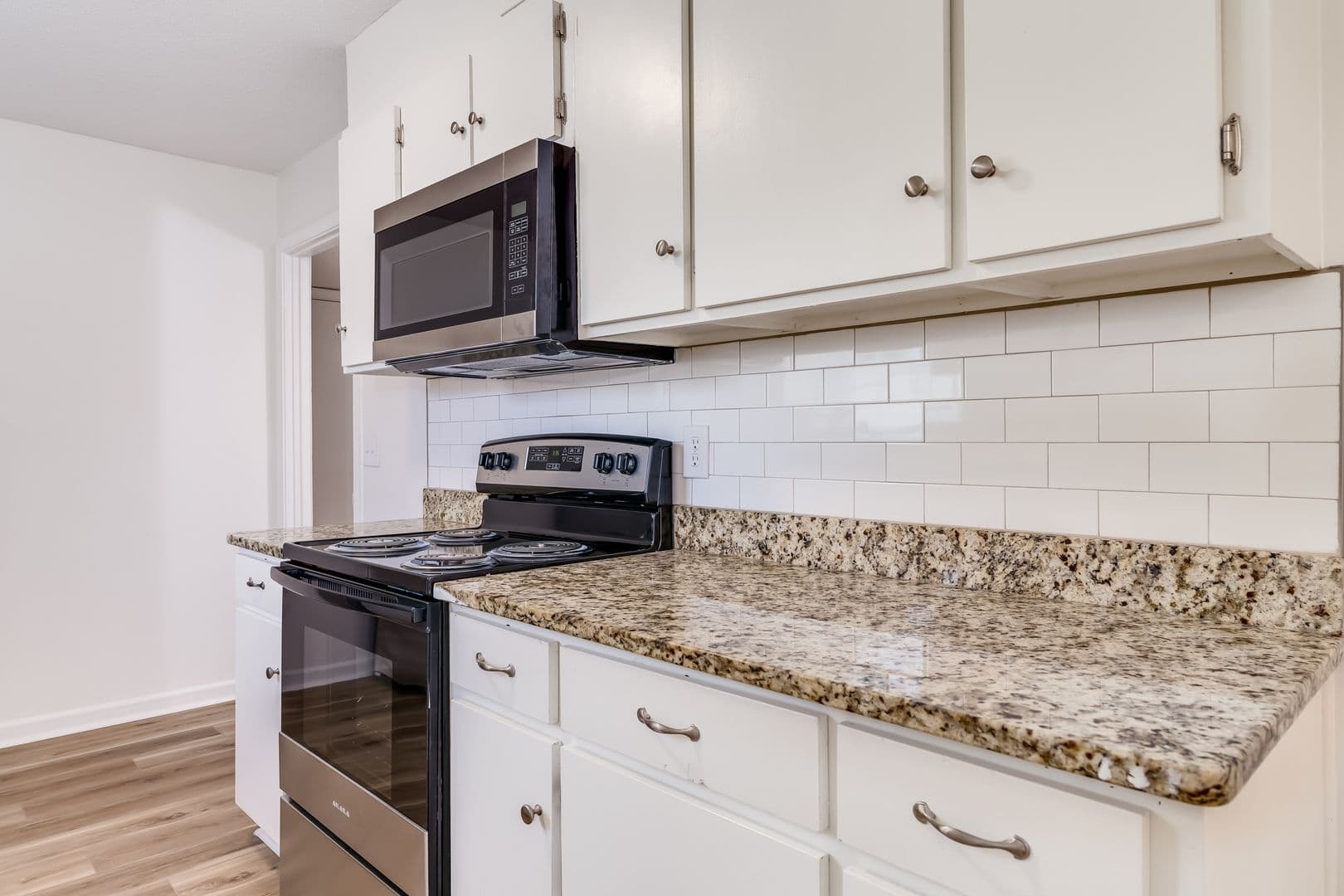 Columbia Apartment: 2915 Hope Ave - 2915-5