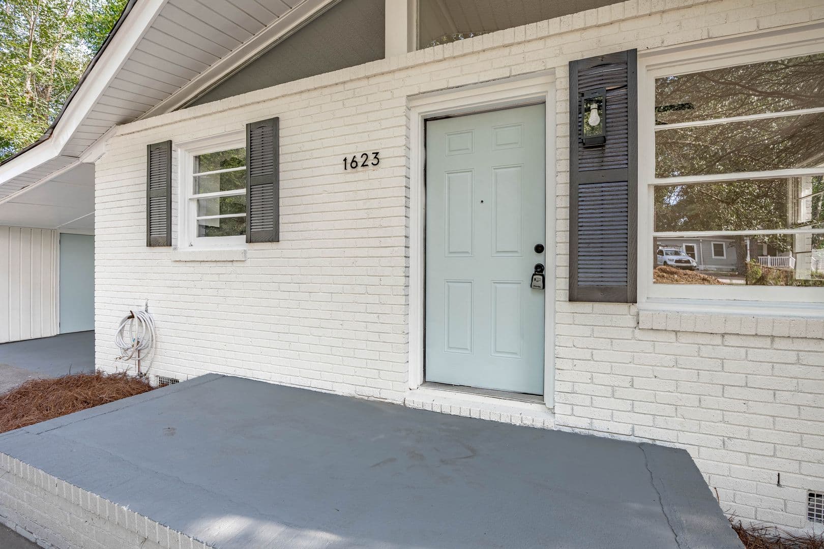 Columbia House: 1623 Long Shadow Ln