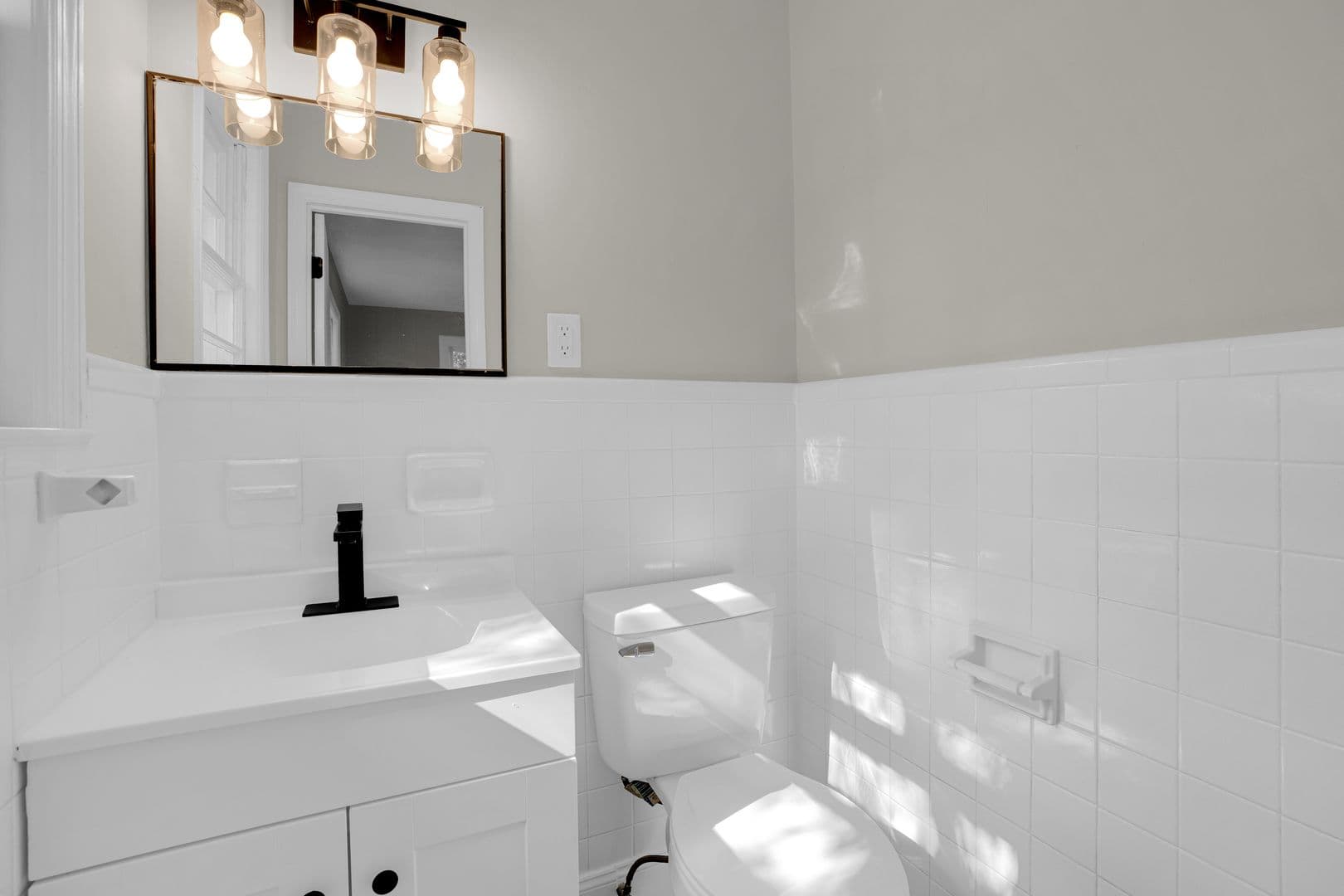 Columbia House: 1623 Long Shadow Ln