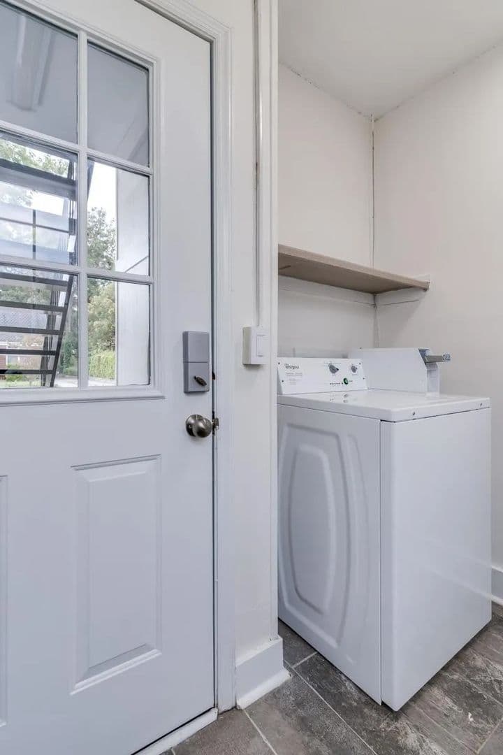 Columbia Apartment: 2925 Hope Ave - 2925-11