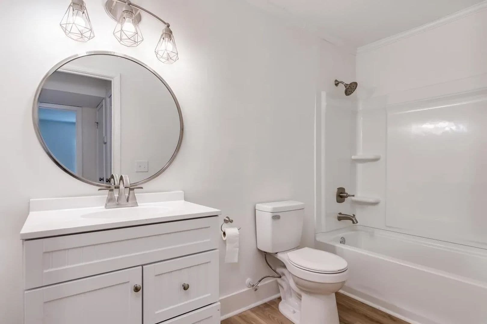 Columbia Apartment: 2925 Hope Ave - 2925-11
