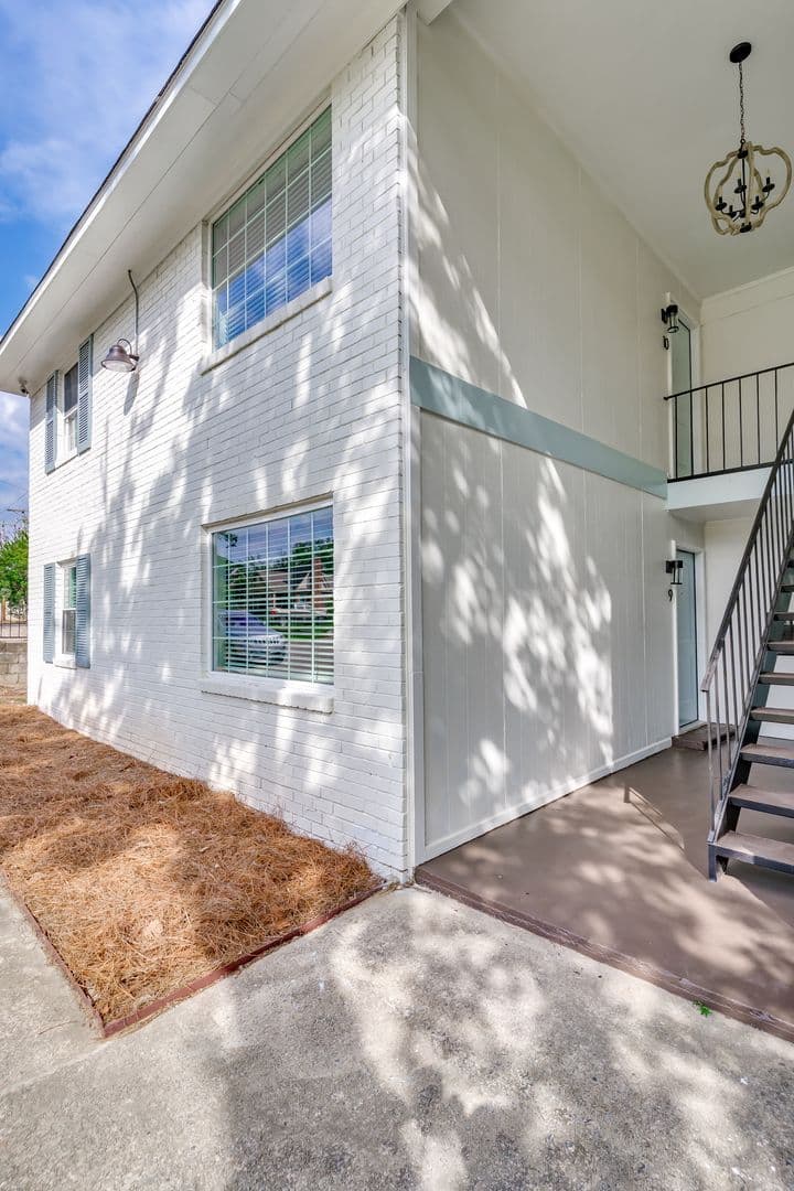 Columbia Apartment: 2915 Hope Ave - 2915-5