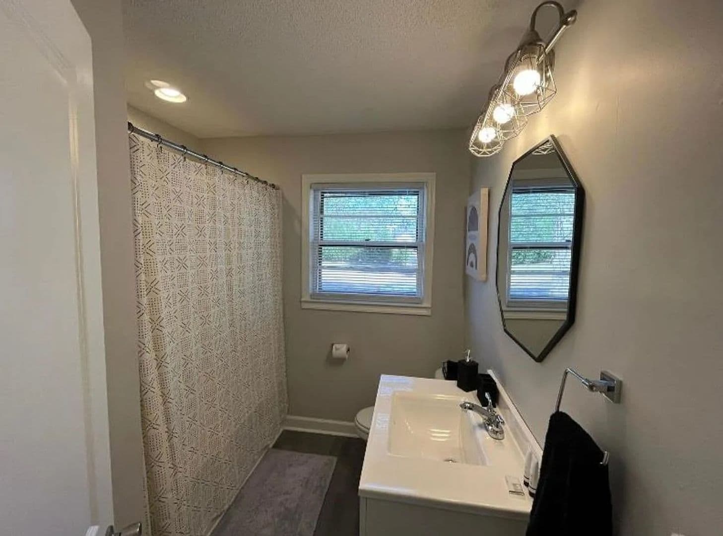 West Columbia Apartment: 306 S Marble St.