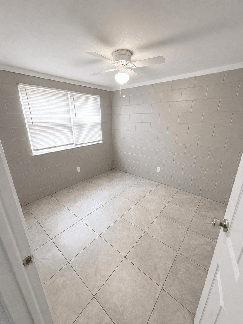 Columbia Multiplex: 2201 Washington St.  - Unit B