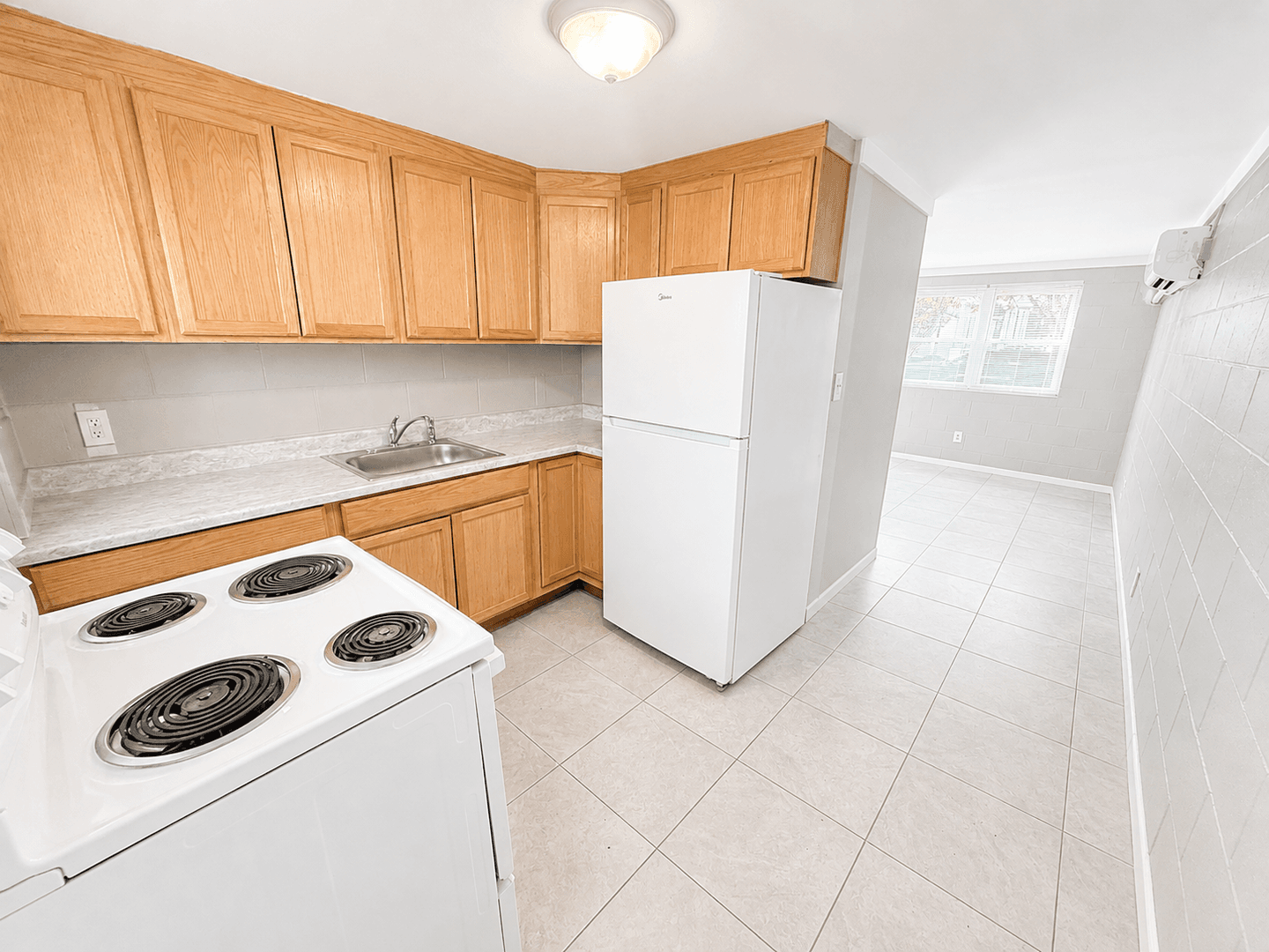 Columbia Multiplex: 2201 Washington St.  - Unit B