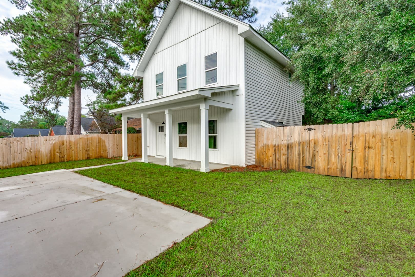 Columbia Apartment: 915 S Kilbourne Rd. - 915 Unit 1