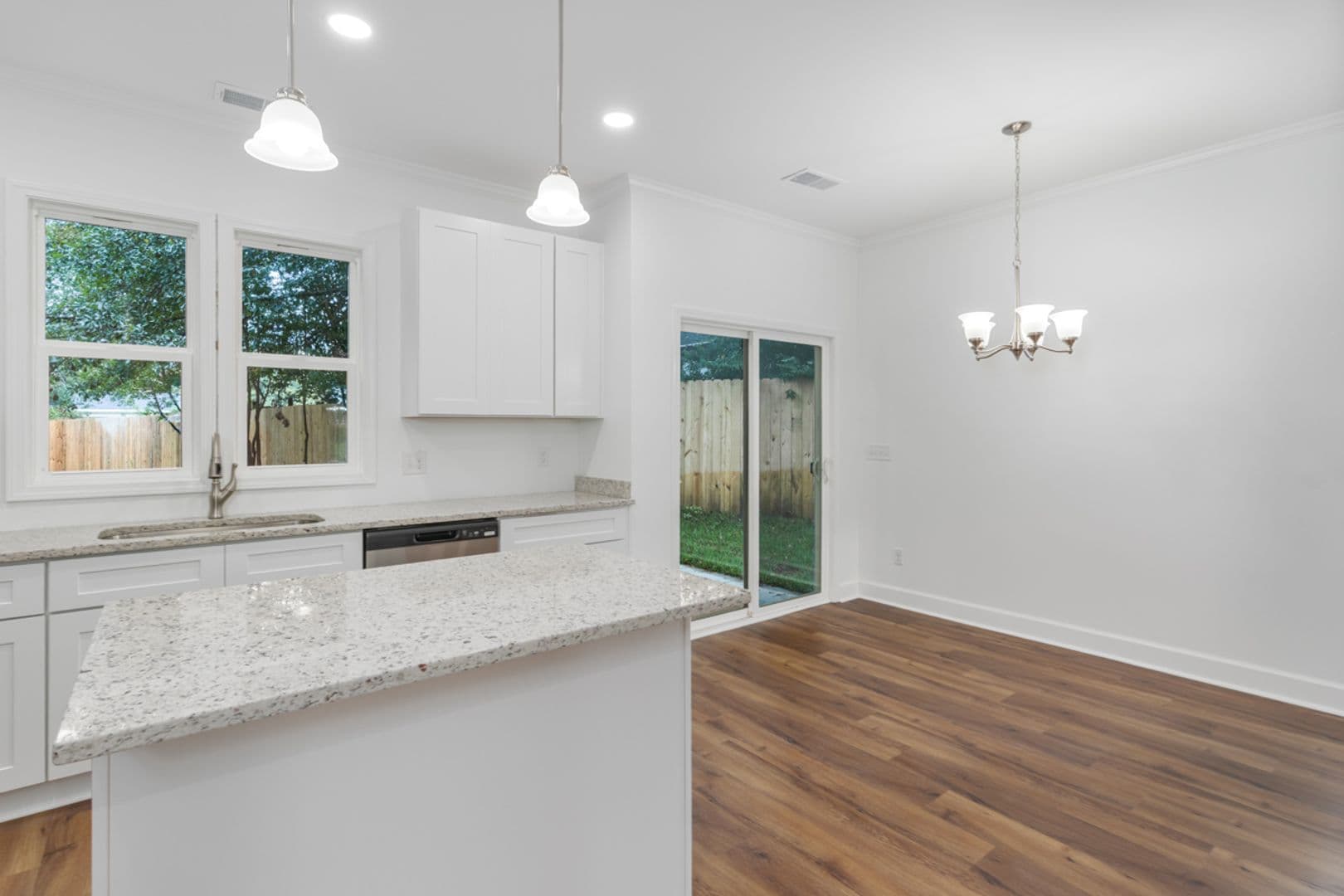 Columbia Apartment: 915 S Kilbourne Rd. - 915 Unit 1