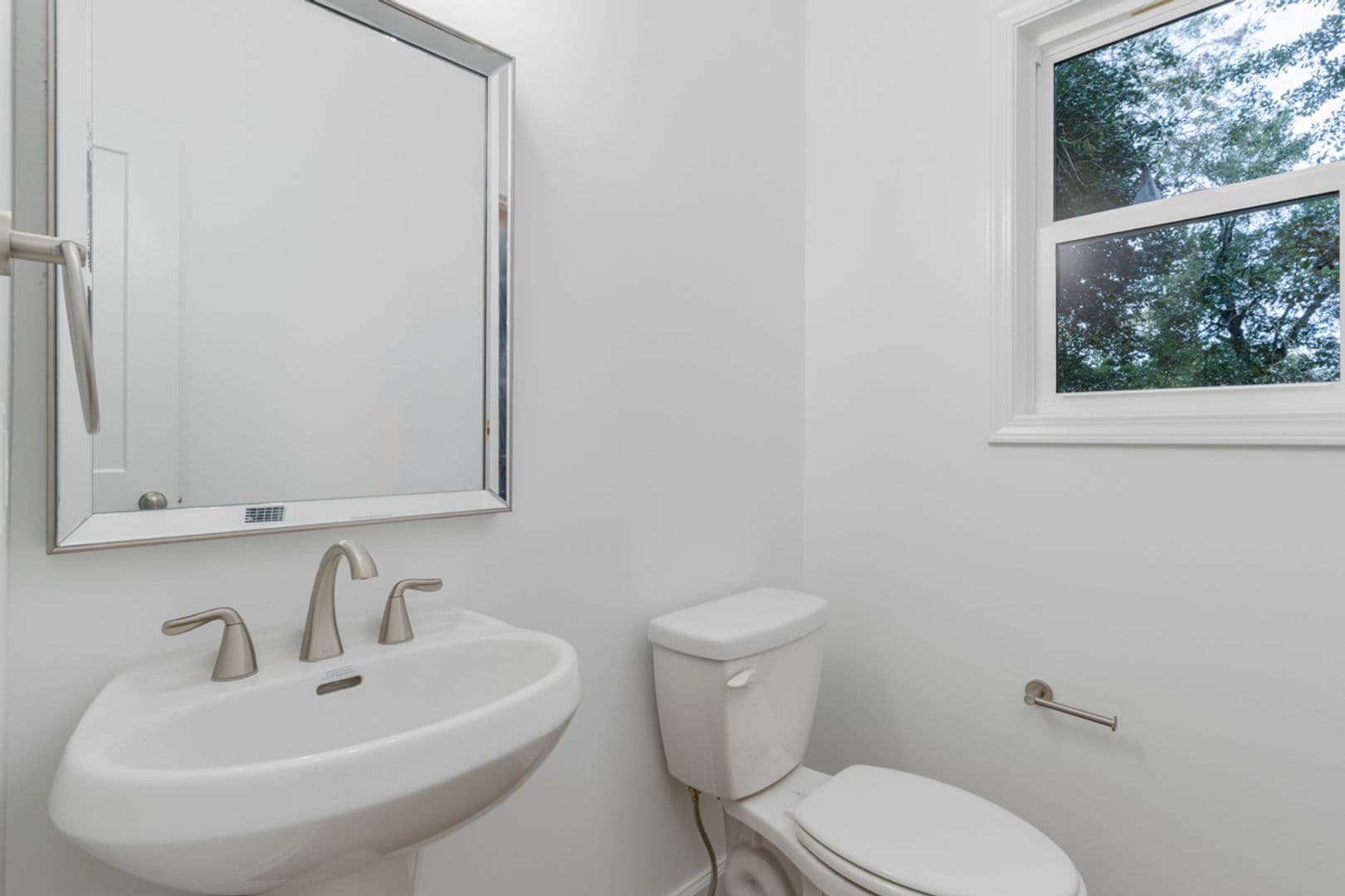 Columbia Apartment: 915 S Kilbourne Rd. - 915 Unit 1