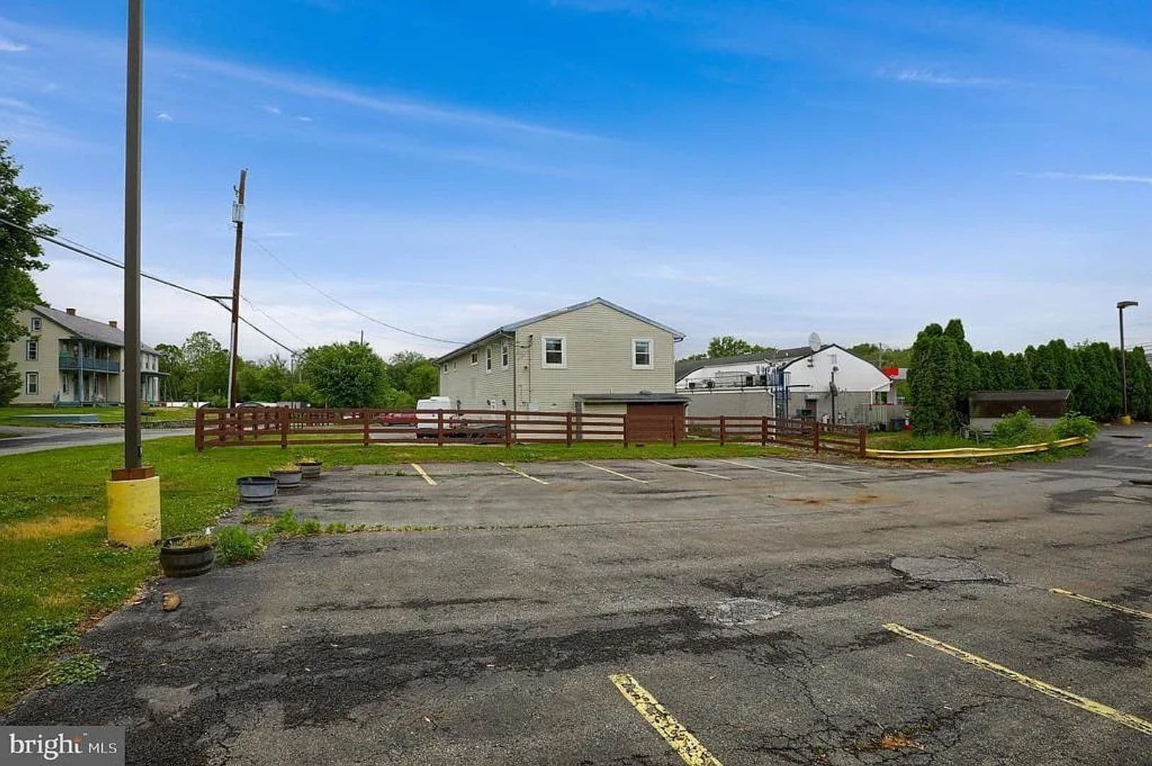 Lancaster Apartment: 1500 Wilson Avenue