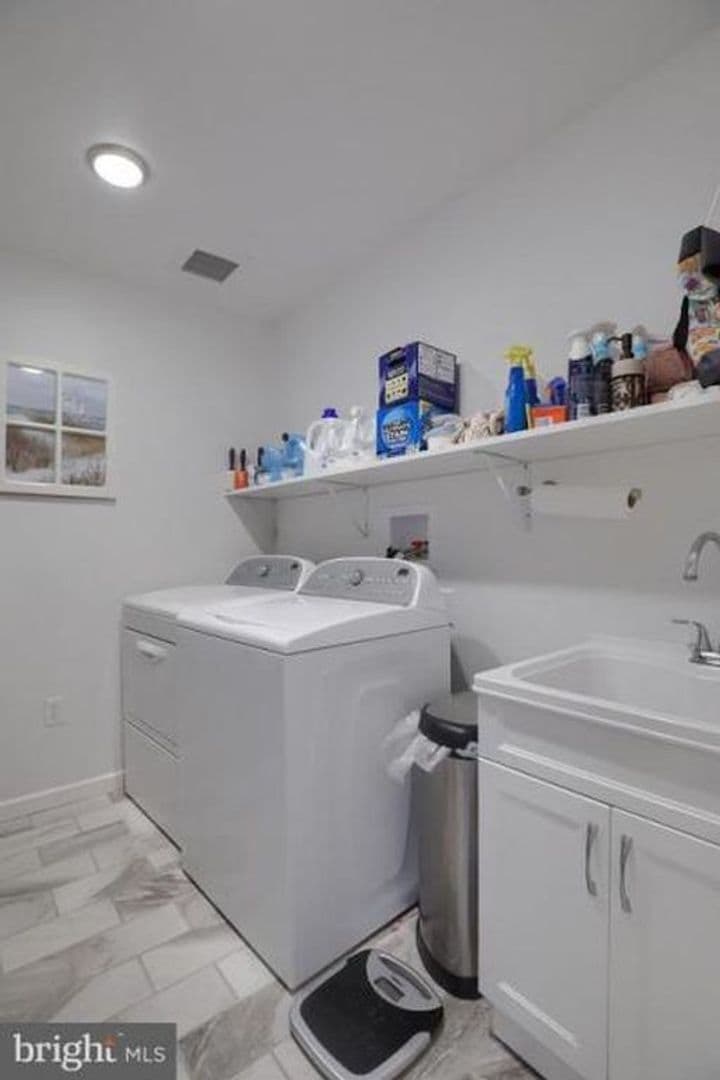 Lancaster Apartment: 1500 Wilson Avenue